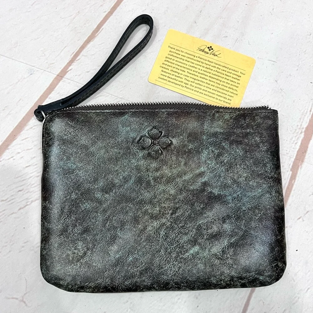 NWOT Patricia Nash Boho Turquoise Tooled Cassini Leather Wristlet Clutch Purse